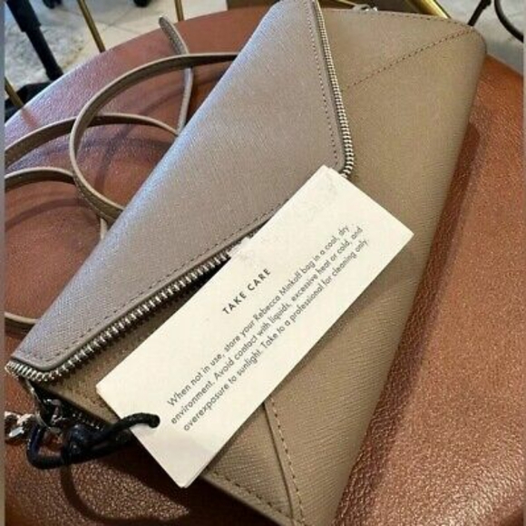 NWT Cleo Wallet on a Chain by Rebecca Minkoff - Picture 3 of 6